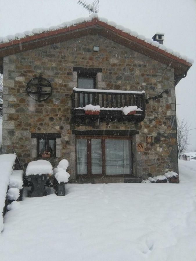Llar De Cosme Guest House Caso Bagian luar foto
